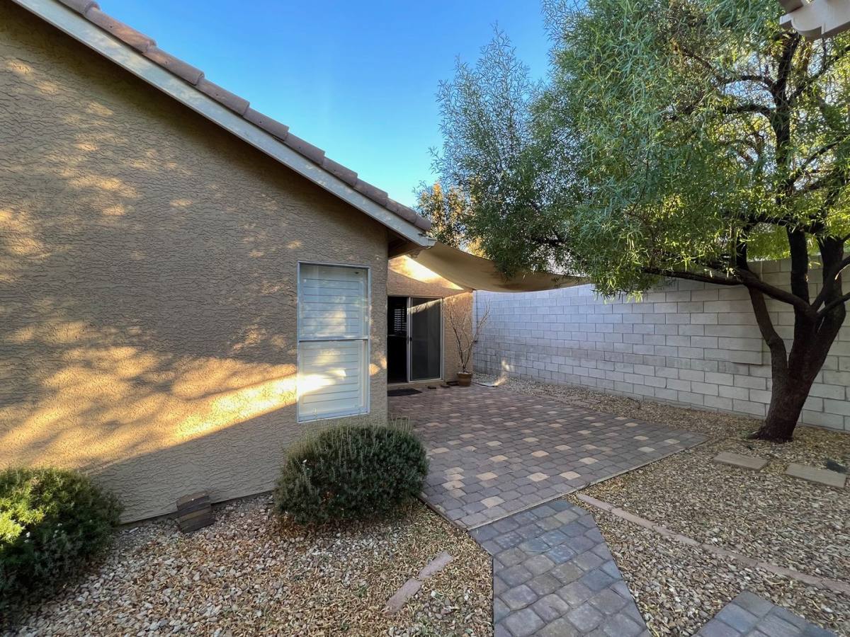 House for rent at 44 Tanglewood Dr, Henderson, NV 89012