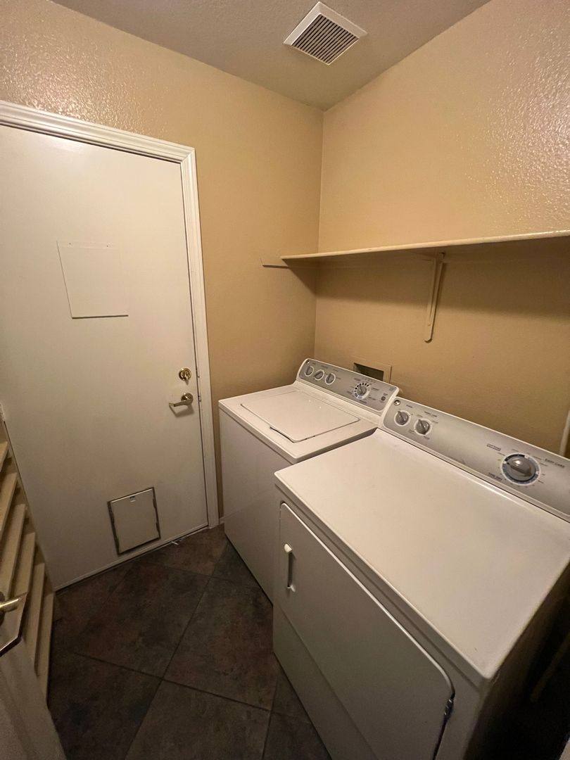 House for rent at 44 Tanglewood Dr, Henderson, NV 89012