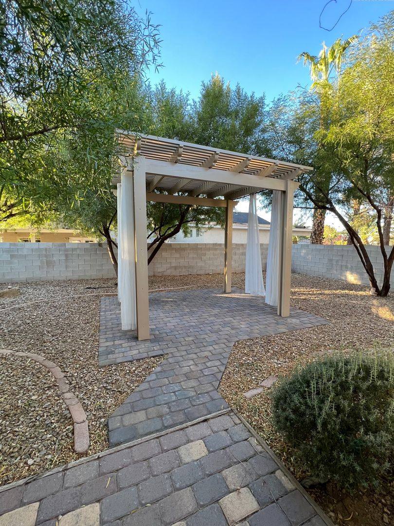 House for rent at 44 Tanglewood Dr, Henderson, NV 89012