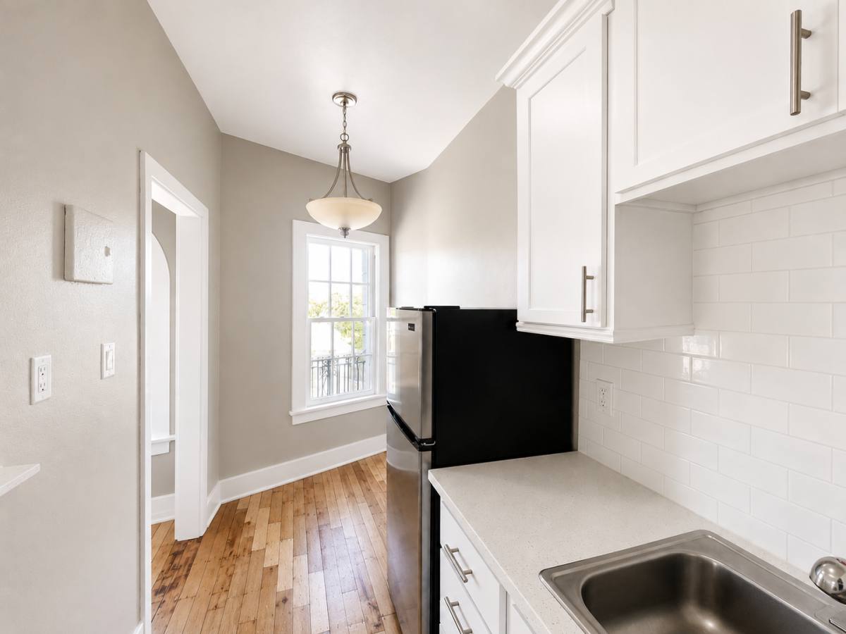 Apartment for rent at 1825 N Cahuenga Blvd, Los Angeles, CA 90028