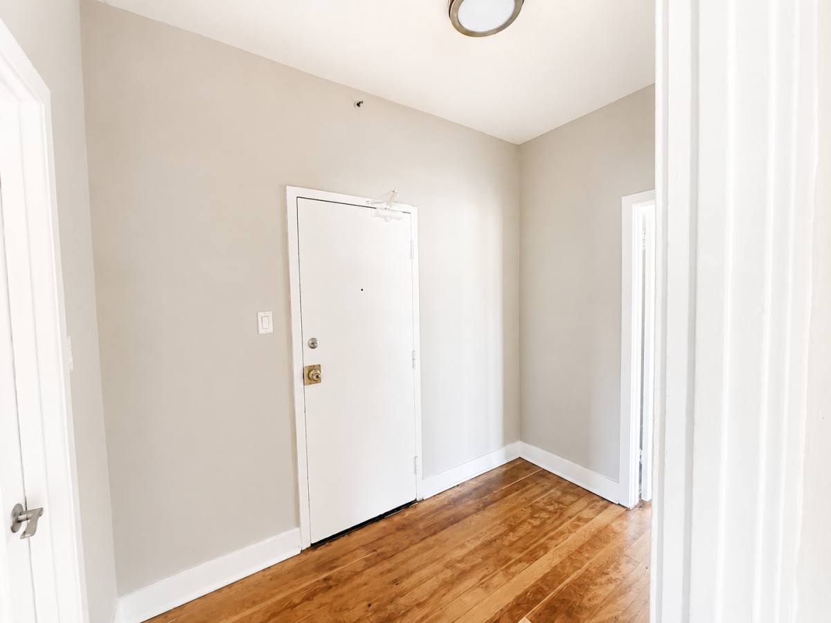 Apartment for rent at 1825 N Cahuenga Blvd, Los Angeles, CA 90028