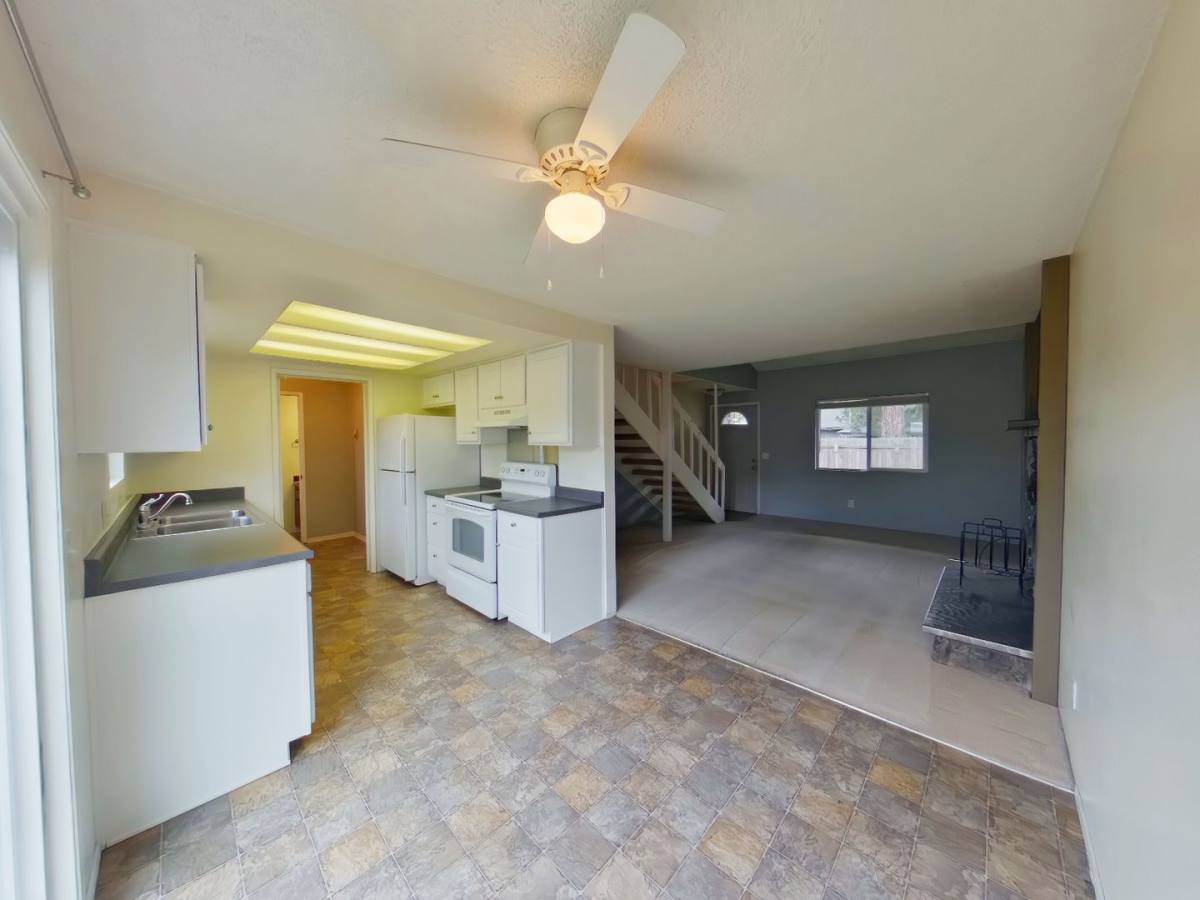 Apartment for rent at 1455 1457 R St, Springfield, OR 97477