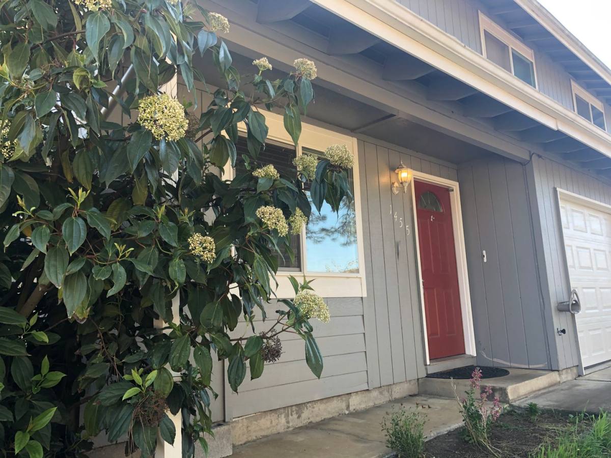 Apartment for rent at 1455 1457 R St, Springfield, OR 97477