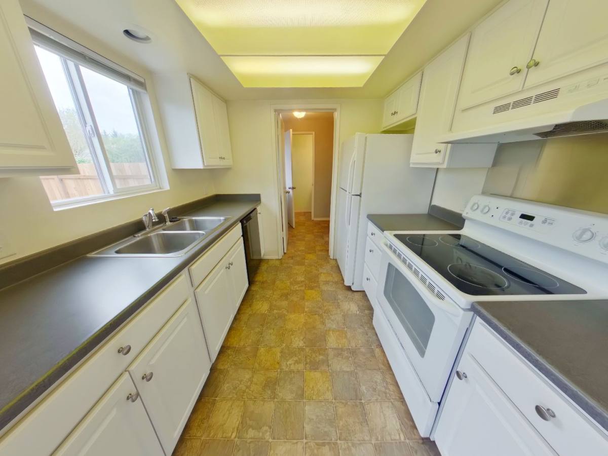 Apartment for rent at 1455 1457 R St, Springfield, OR 97477