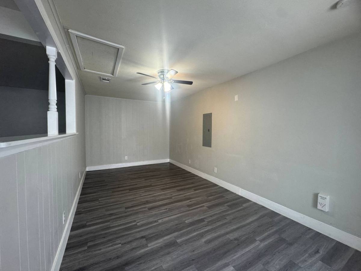 House for rent at 204 W Garden Dr, Iowa Park, TX 76367