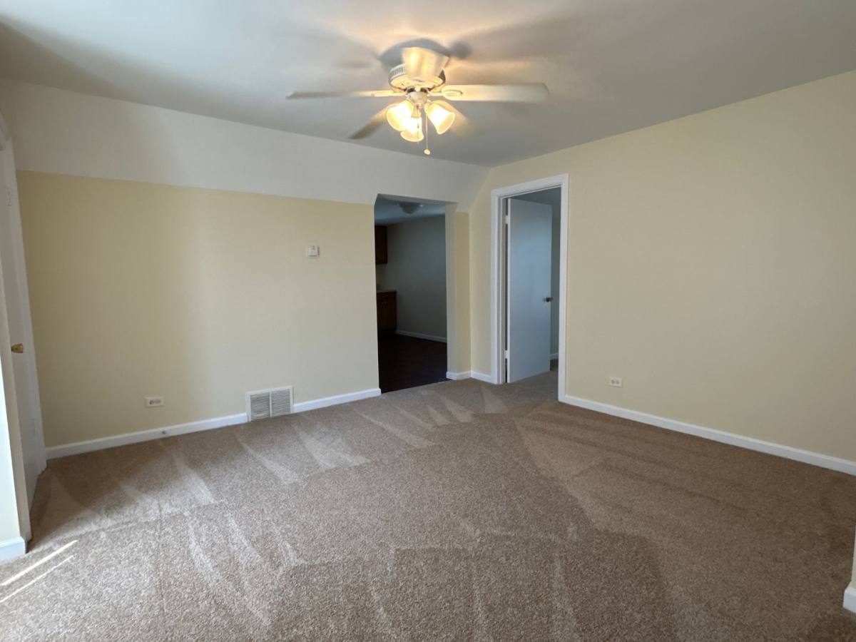 Apartment for rent at 418 St Charles, Elgin, IL 60120