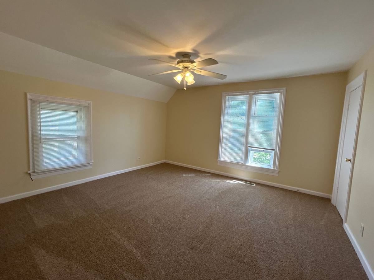 Apartment for rent at 418 St Charles, Elgin, IL 60120