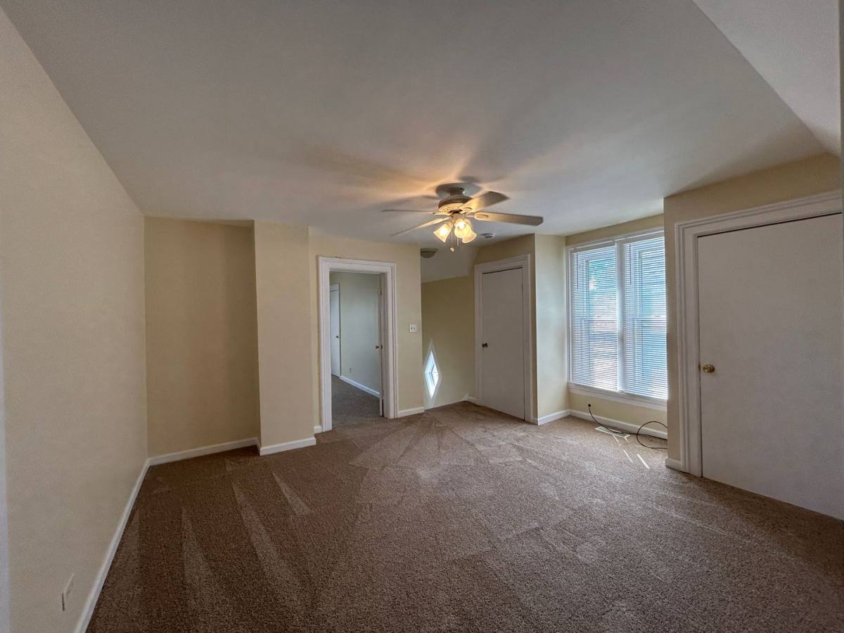 Apartment for rent at 418 St Charles, Elgin, IL 60120