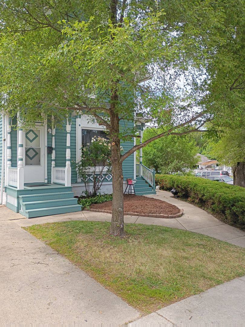 Apartment for rent at 418 St Charles, Elgin, IL 60120