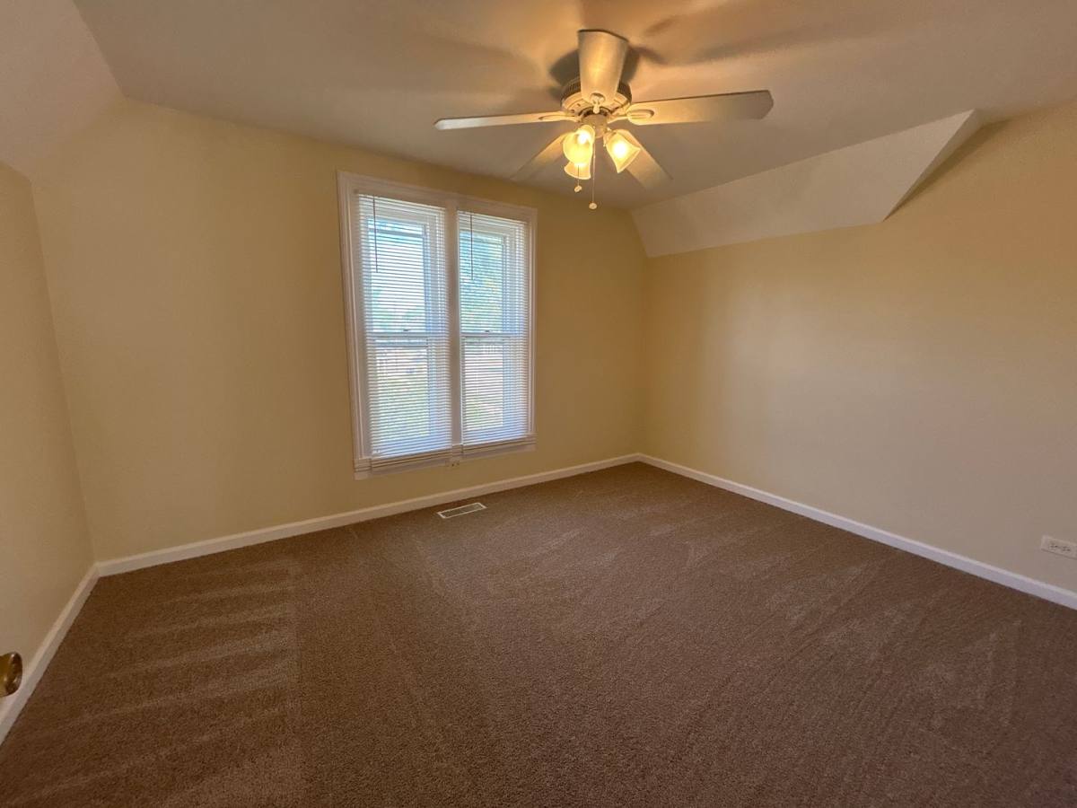 Apartment for rent at 418 St Charles, Elgin, IL 60120