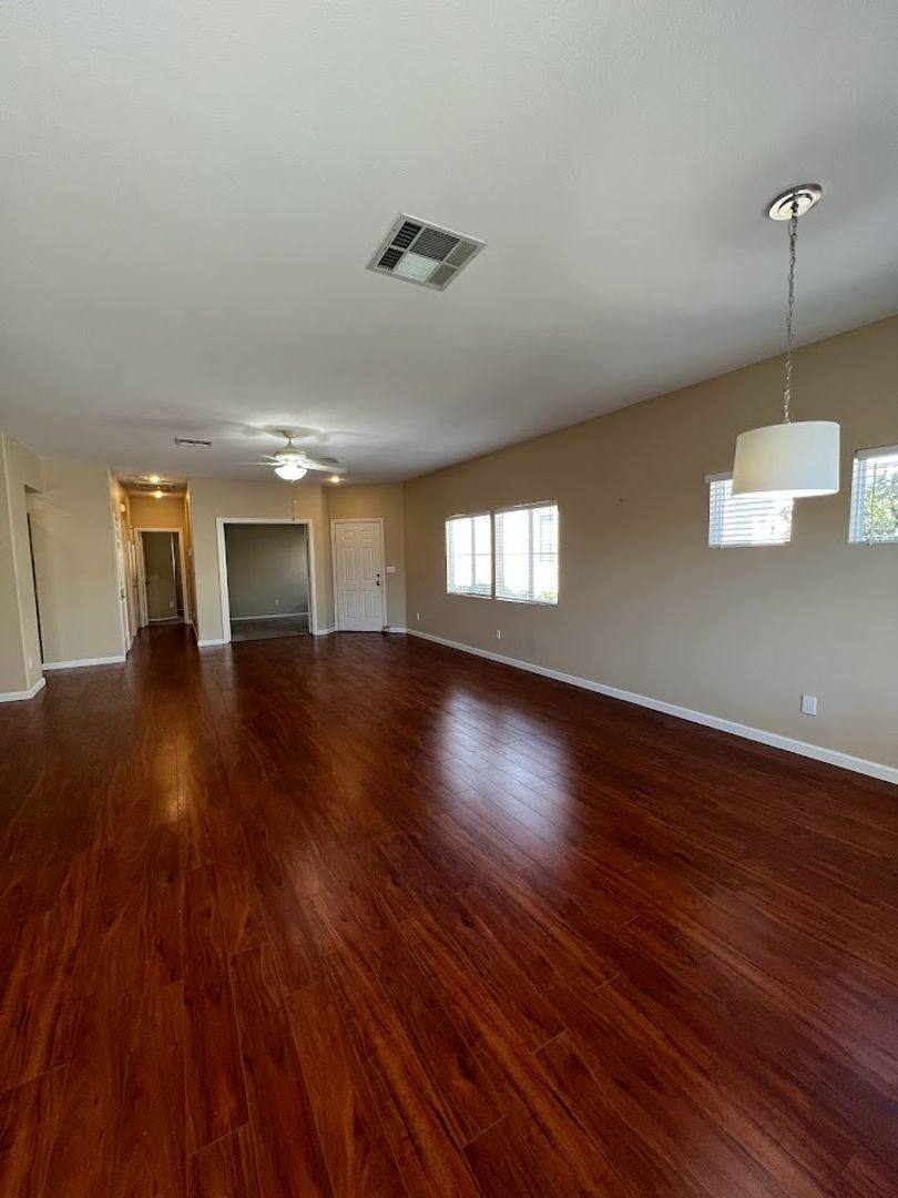 House for rent at 10628 Whitebrush Ave, Las Vegas, NV 89144