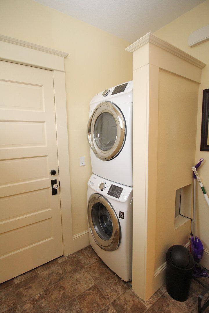 Apartment for rent at 4033 SE Hawthorne Blvd, Portland, OR 97214