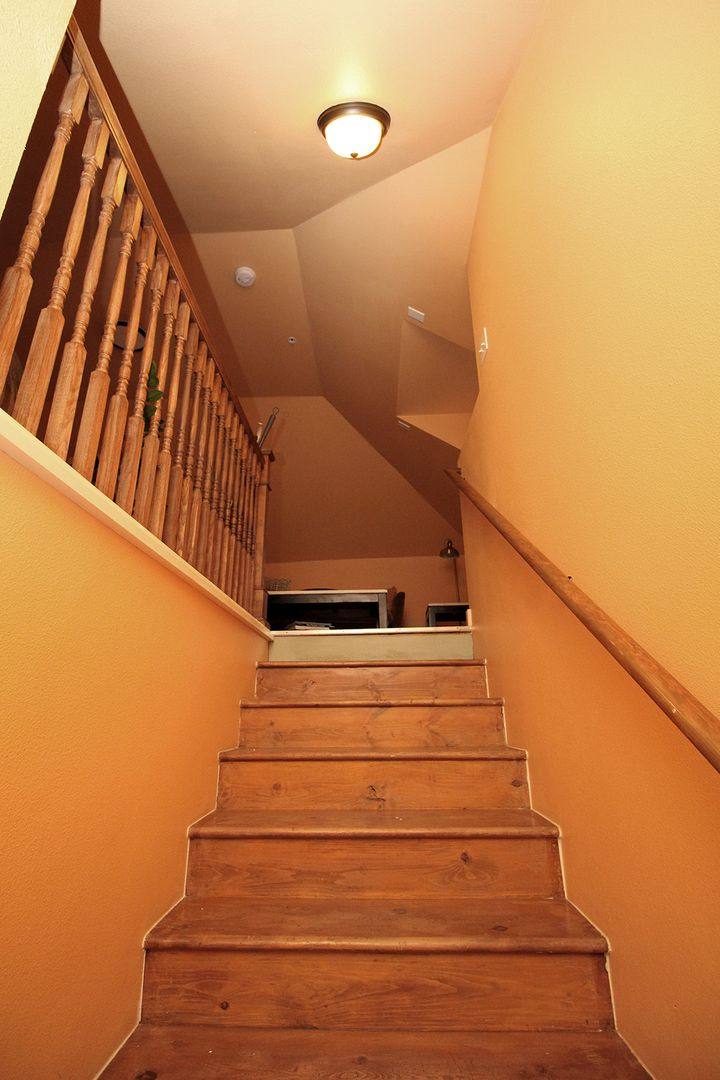 Apartment for rent at 4033 SE Hawthorne Blvd, Portland, OR 97214
