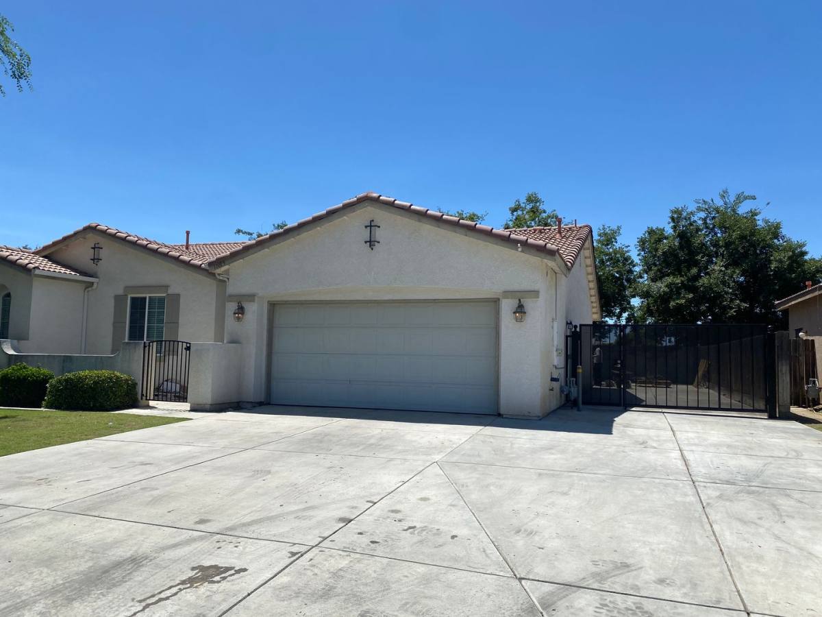 House for rent at 11019 Lewelling St, Bakersfield, CA 93312