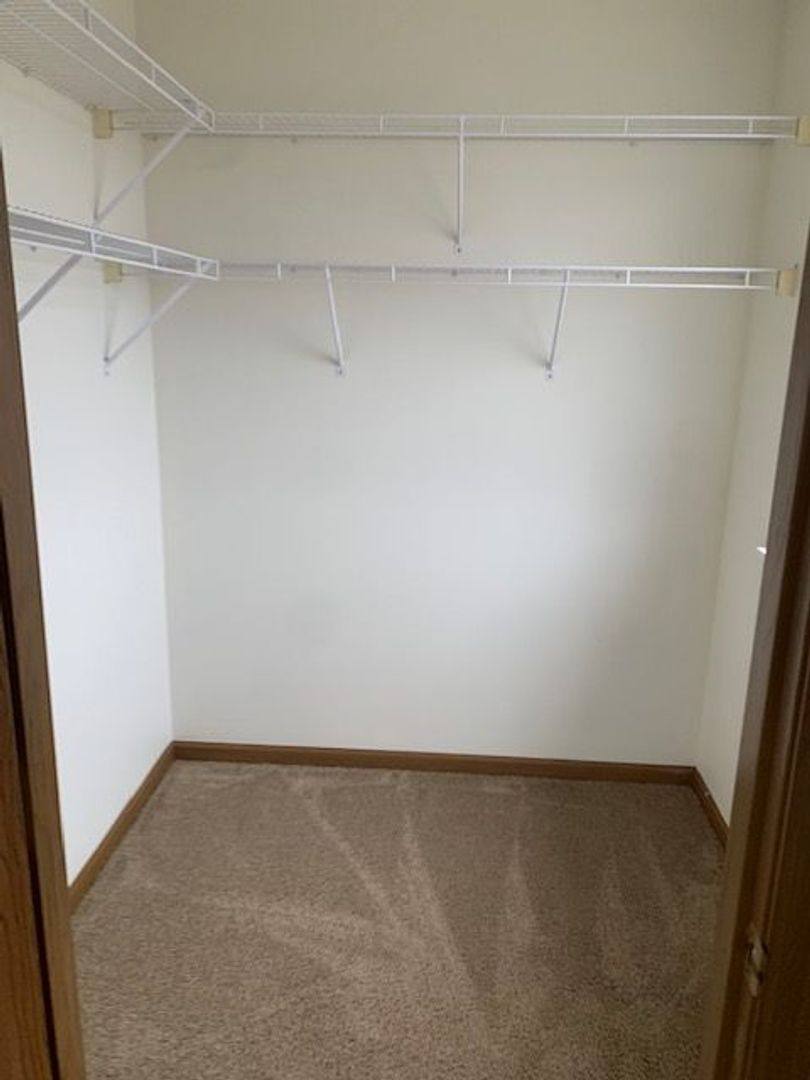 Apartment for rent at 402 Kittery Ridge Dr, New Castle, PA 16101