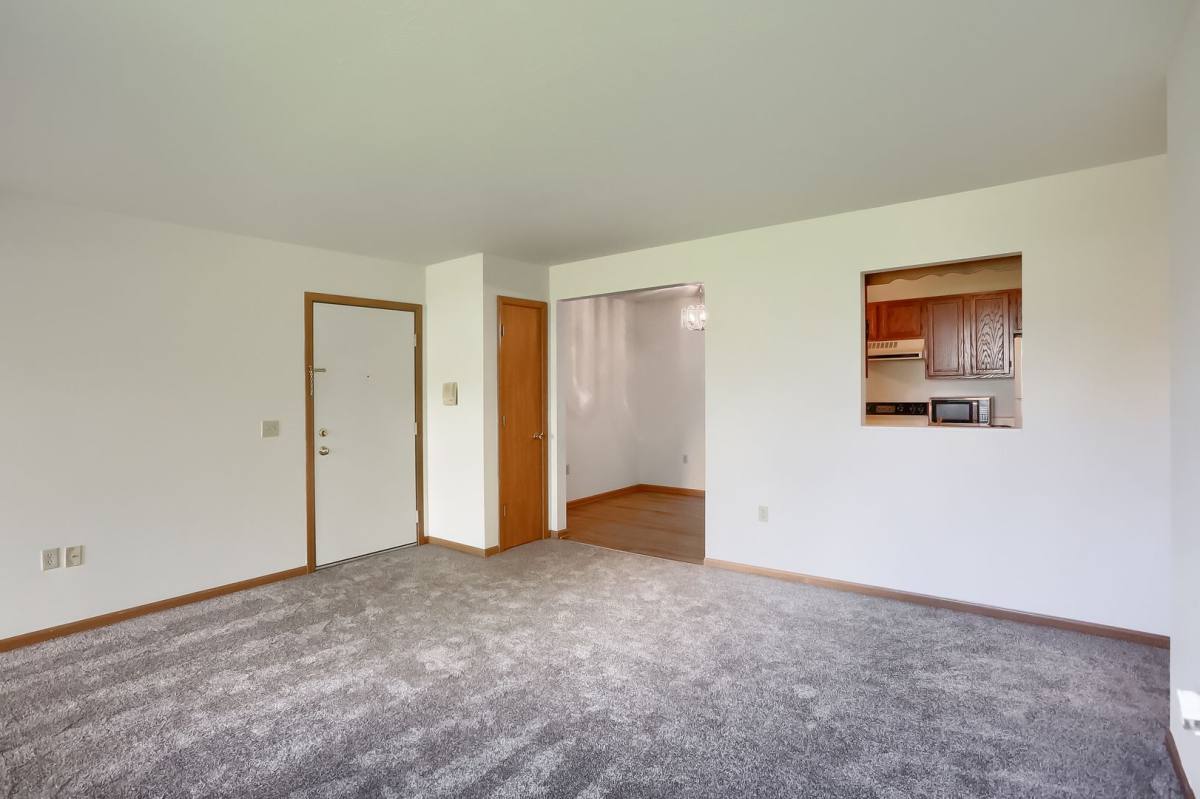 Apartment for rent at 402 Kittery Ridge Dr, New Castle, PA 16101