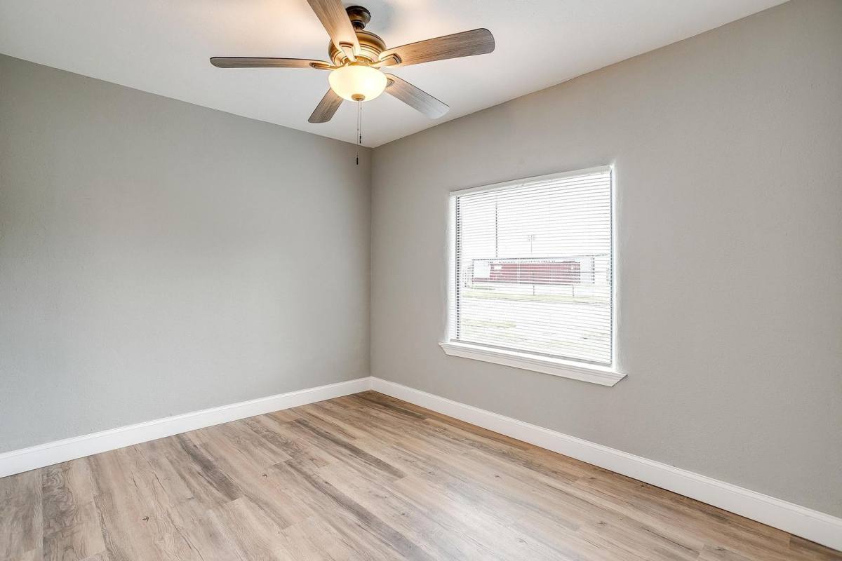House for rent at 823 College St, Cleburne, TX 76033