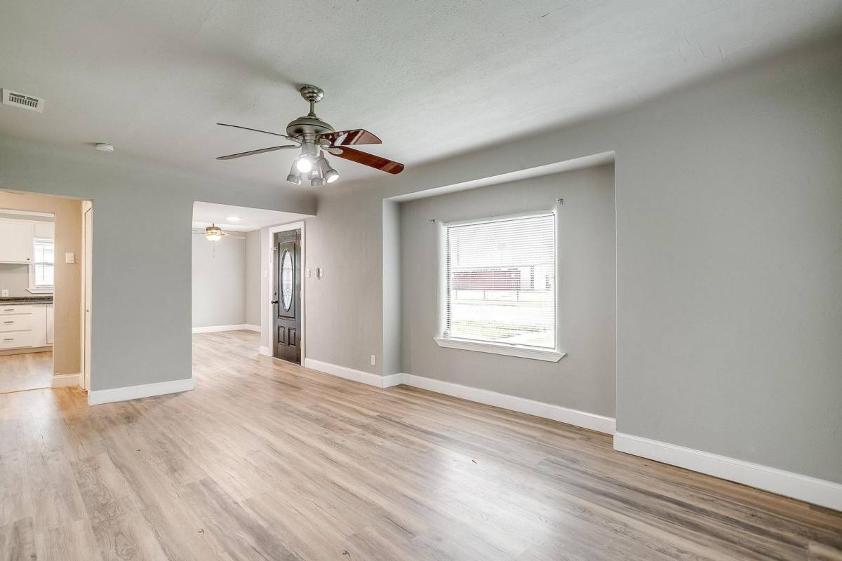House for rent at 823 College St, Cleburne, TX 76033