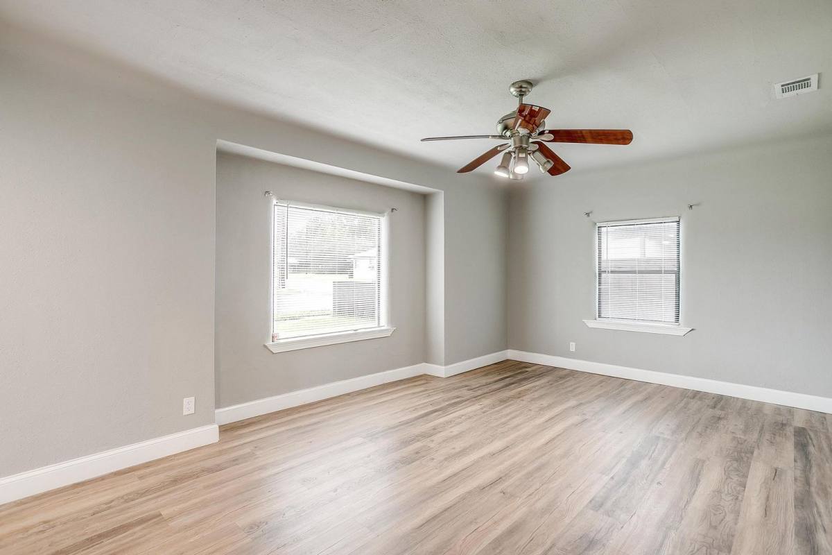 House for rent at 823 College St, Cleburne, TX 76033