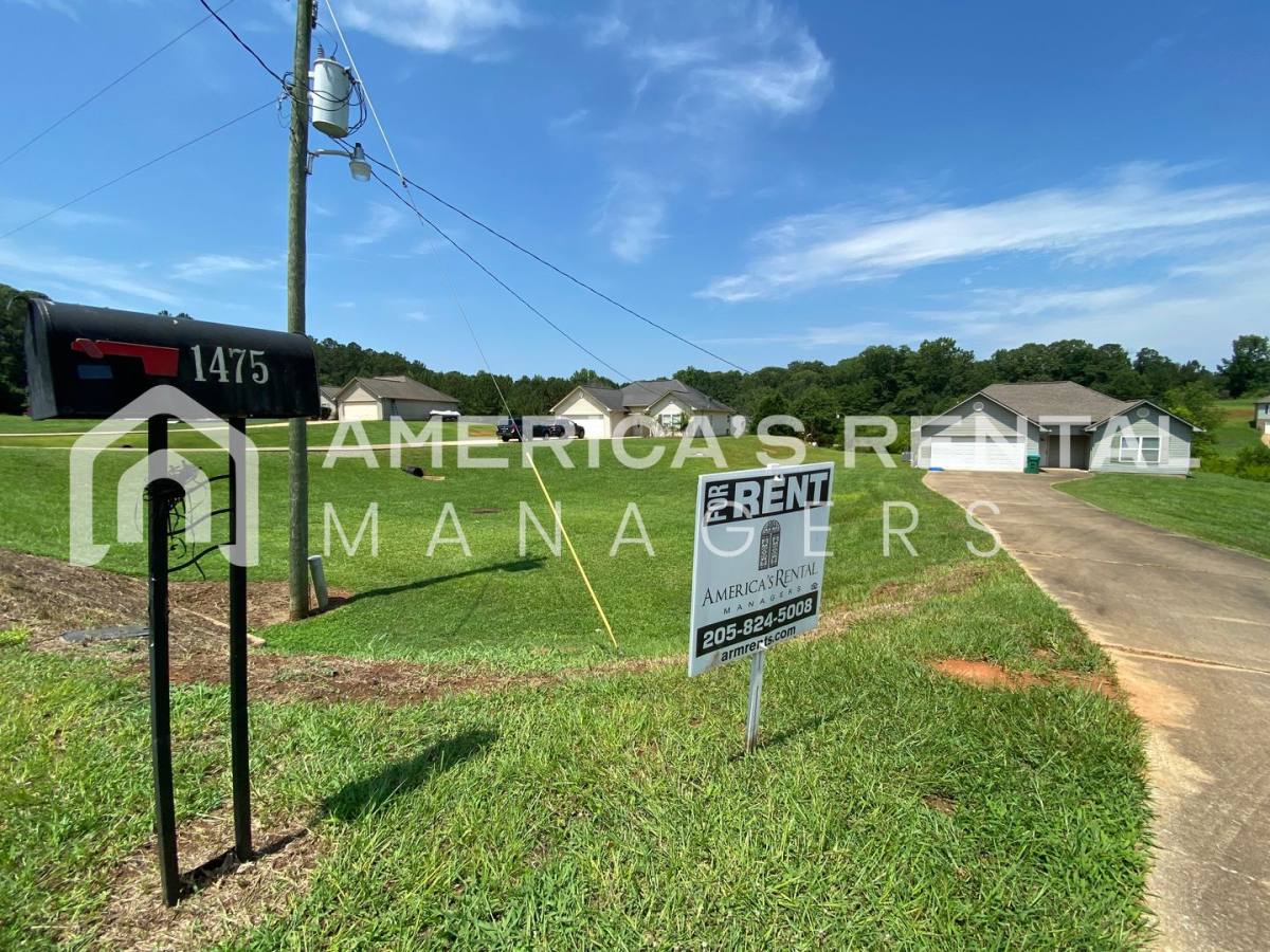 House for rent at 1475 Beardens Farm Rd, Woodstock, AL 35188
