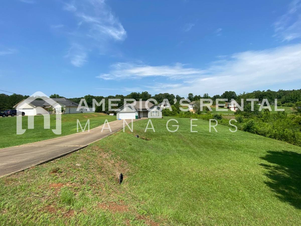 House for rent at 1475 Beardens Farm Rd, Woodstock, AL 35188