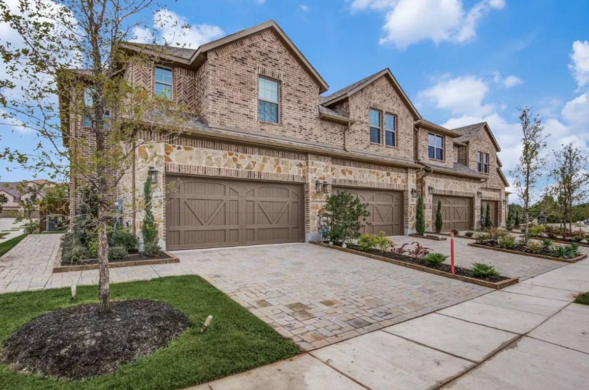 Townhouse for rent at 1038 Mj Brown St, Allen, TX 75002