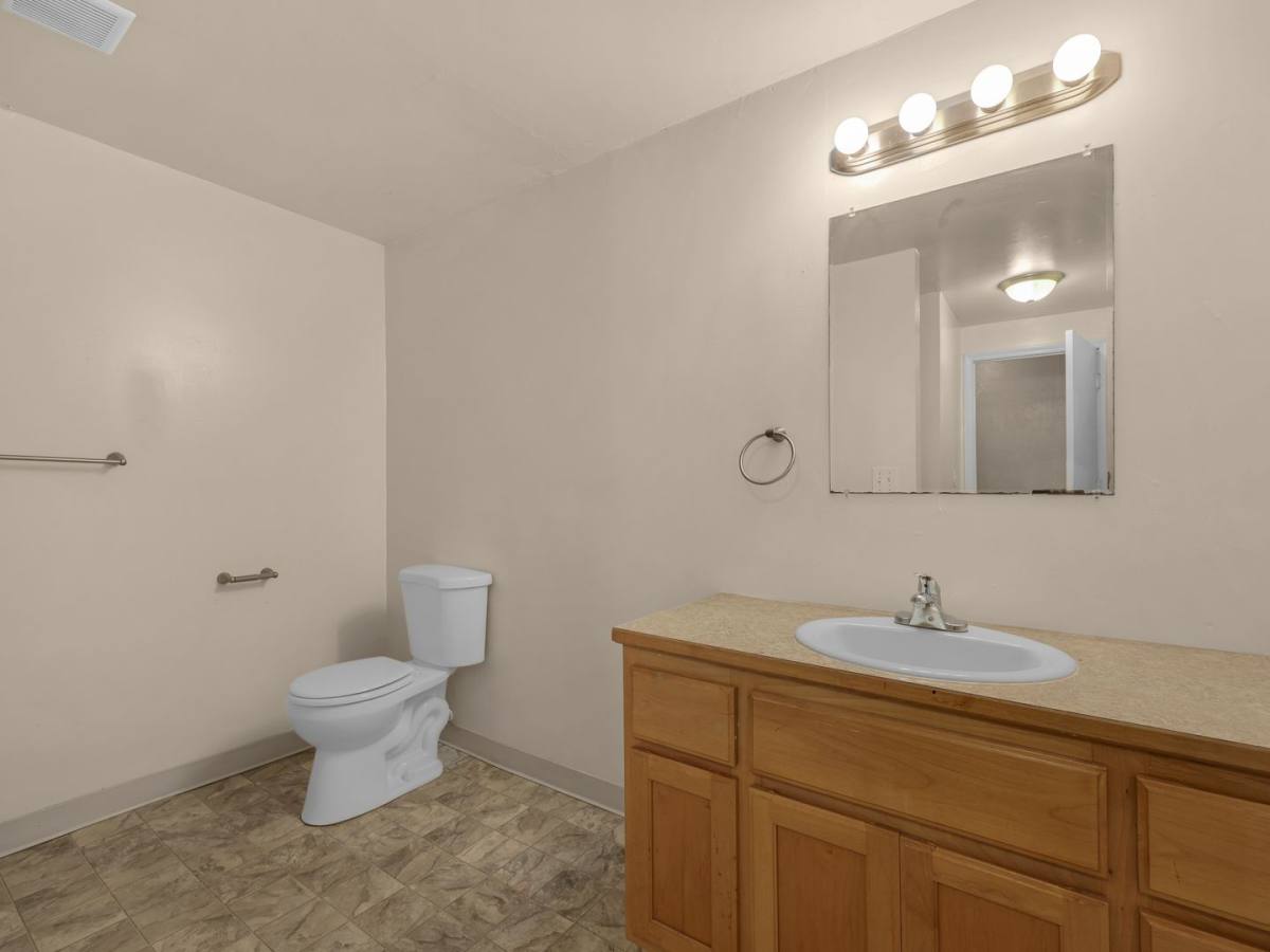 Apartment for rent at 228 25th Ave, Longview, WA 98632