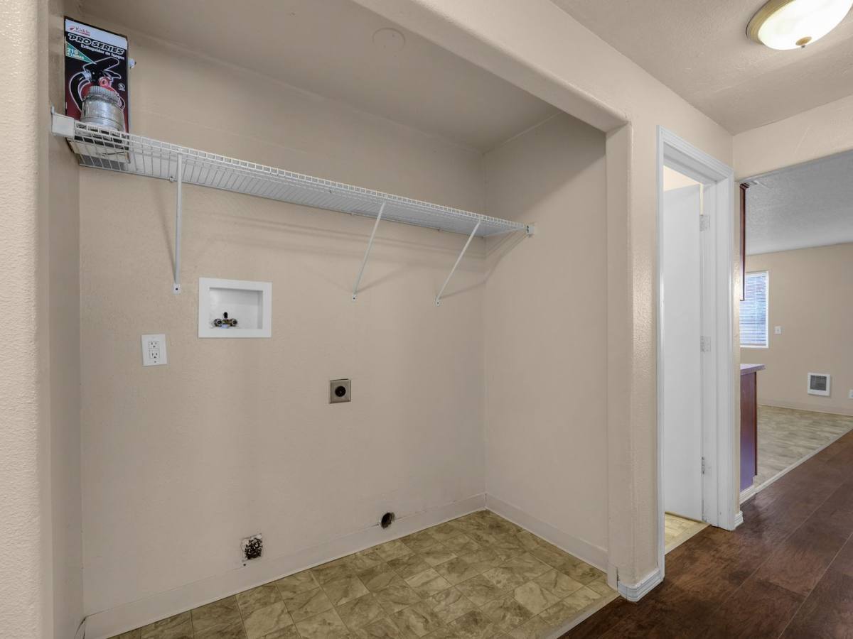 Apartment for rent at 228 25th Ave, Longview, WA 98632