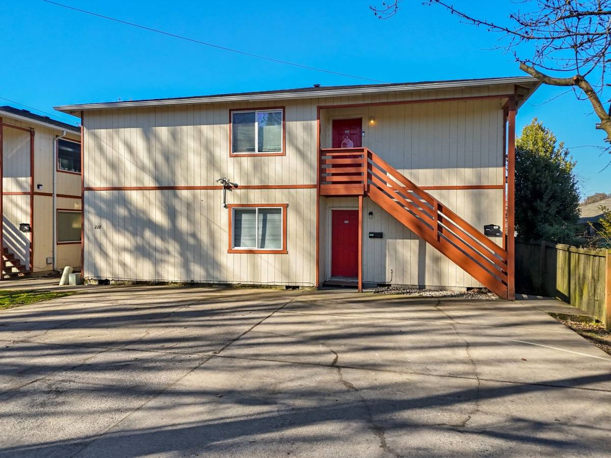 Apartment for rent at 228 25th Ave, Longview, WA 98632