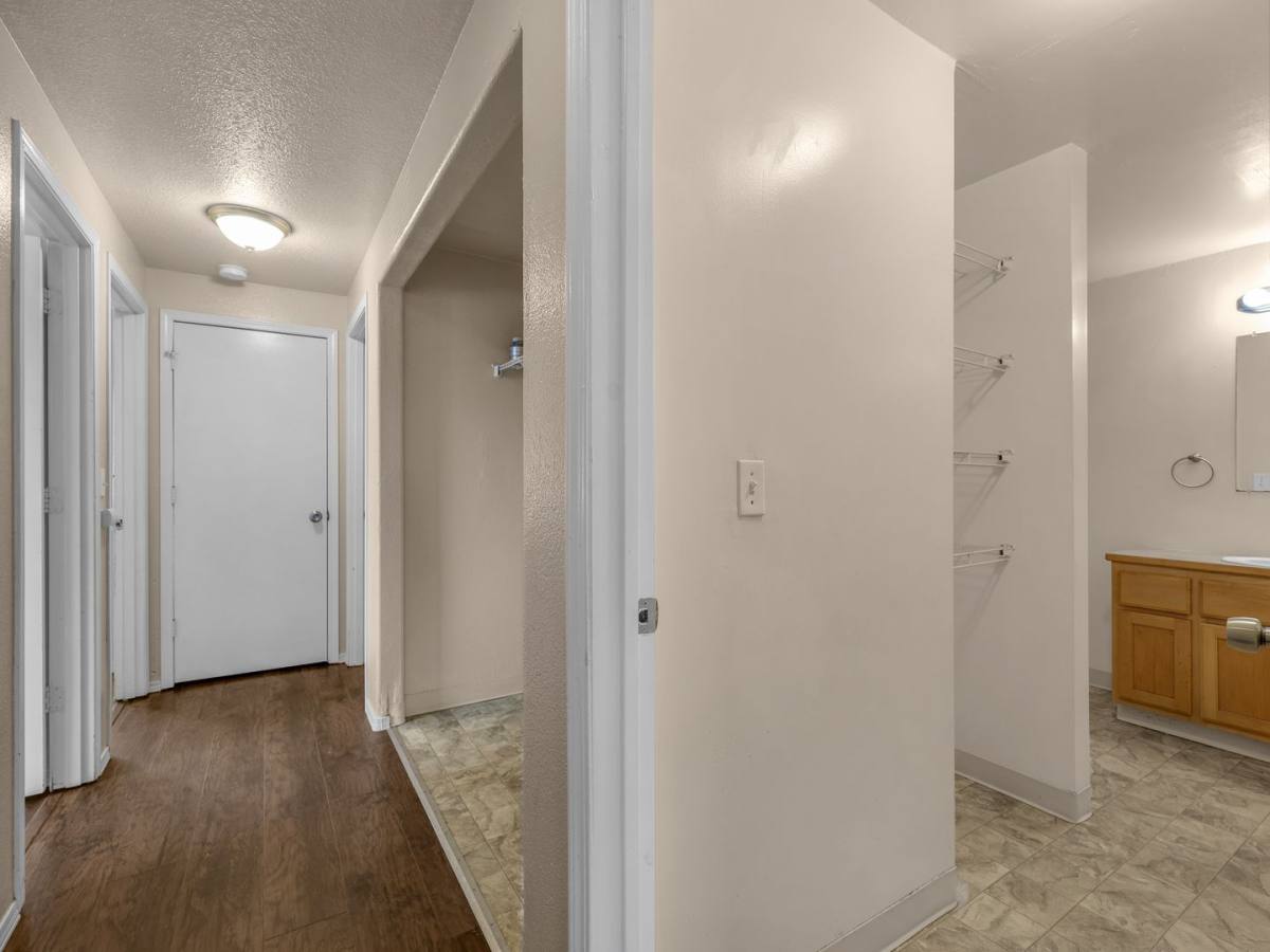 Apartment for rent at 228 25th Ave, Longview, WA 98632