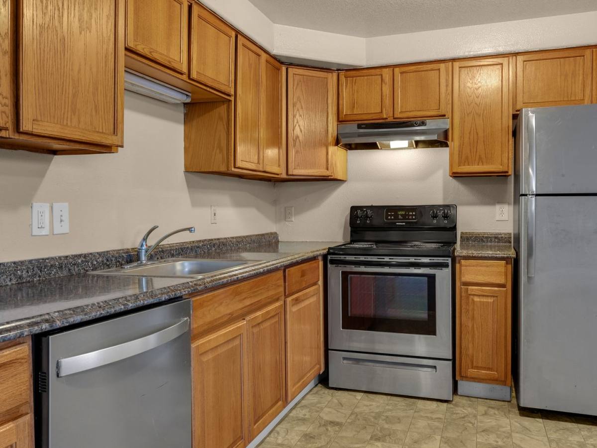 Apartment for rent at 228 25th Ave, Longview, WA 98632