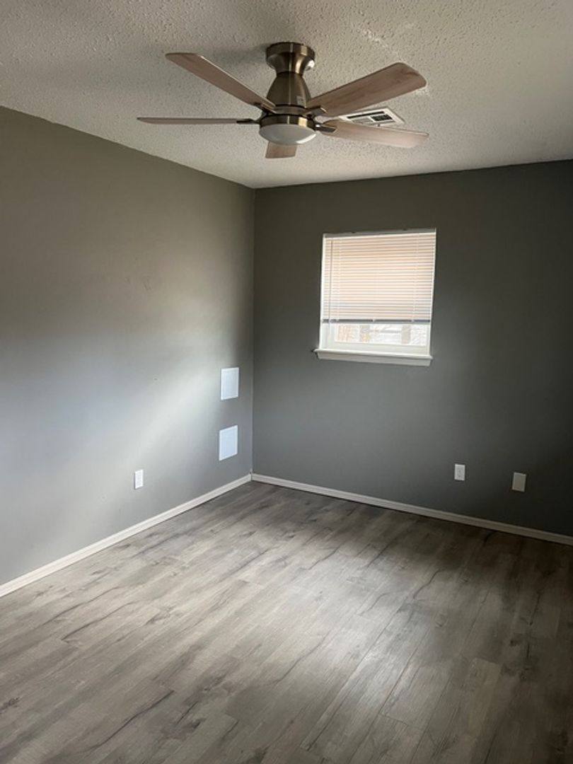 House for rent at 1713 Iowa St, Norman, OK 73069