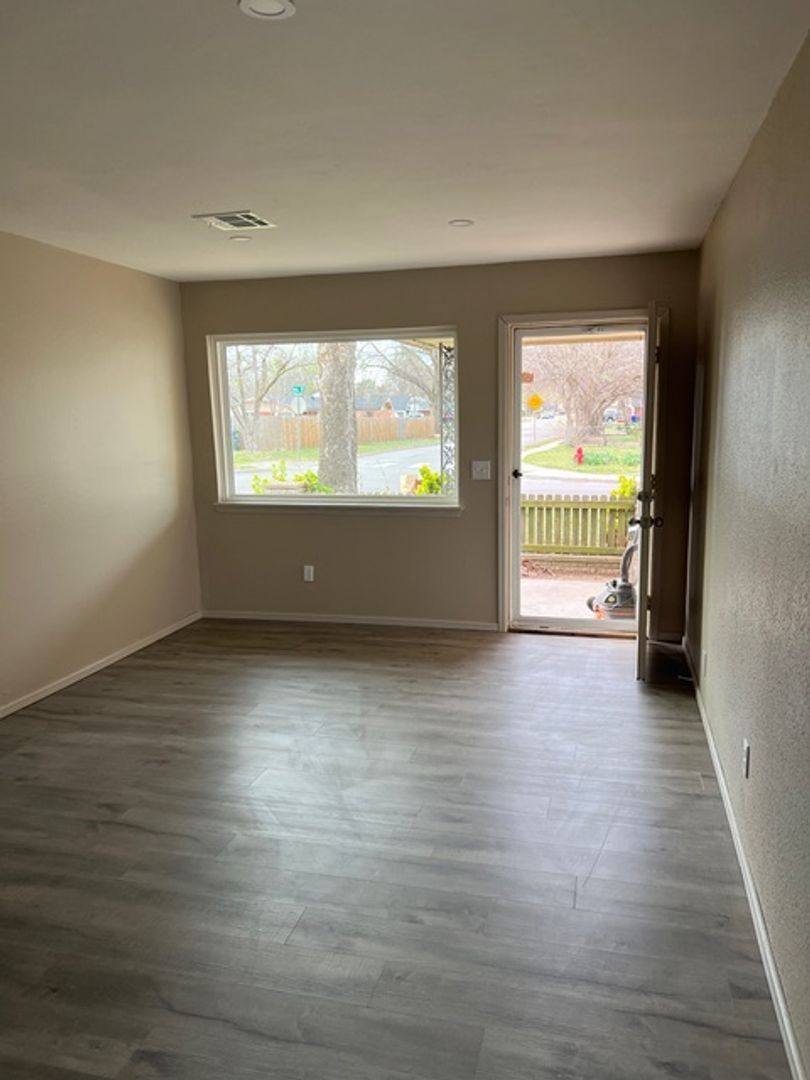 House for rent at 1713 Iowa St, Norman, OK 73069