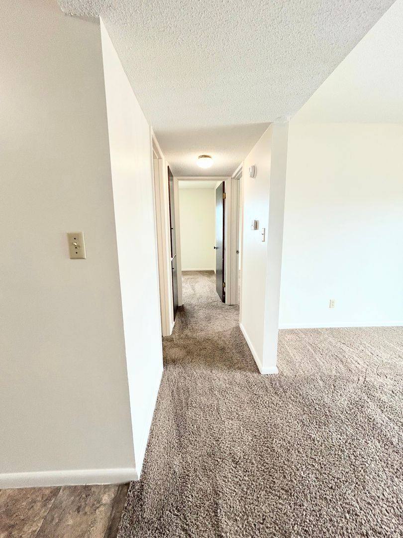Apartment for rent at 103 E 7th Ave, South Hutchinson, KS 67505