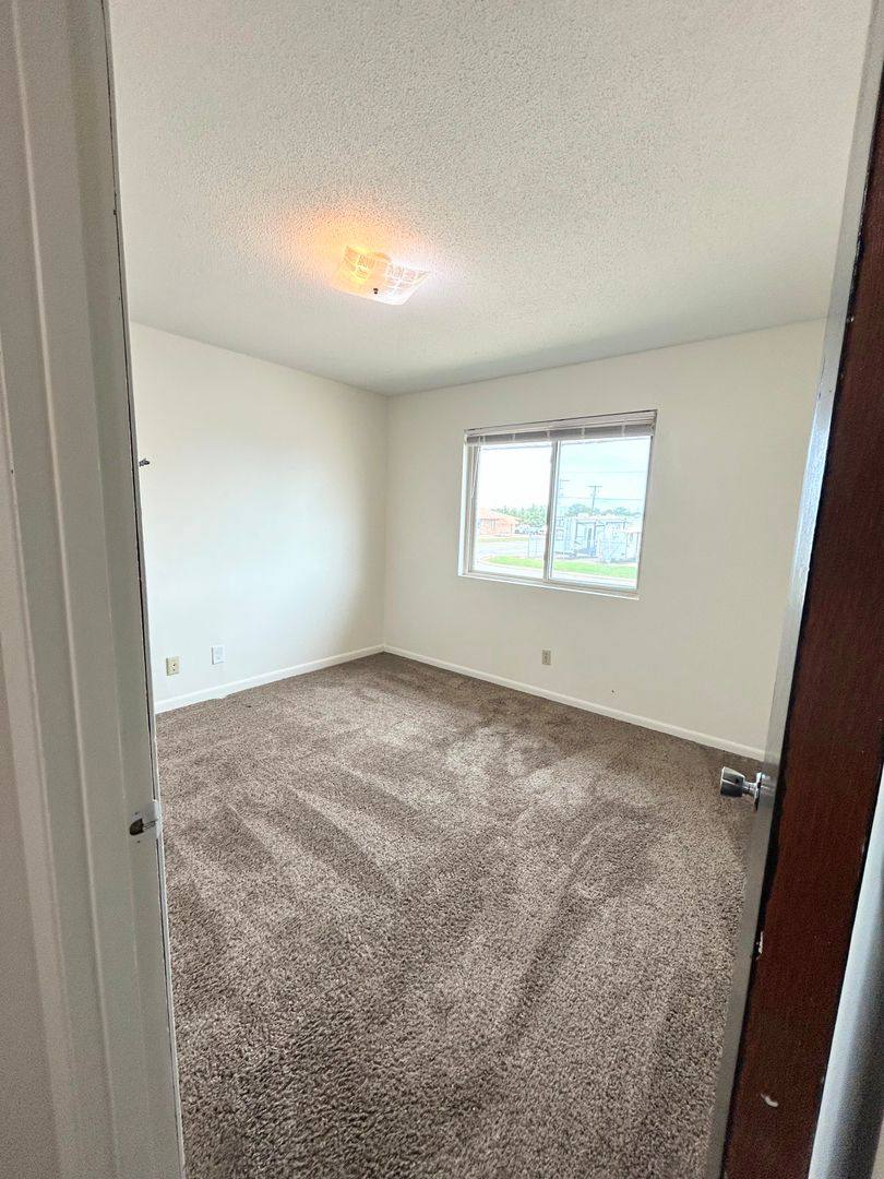 Apartment for rent at 103 E 7th Ave, South Hutchinson, KS 67505