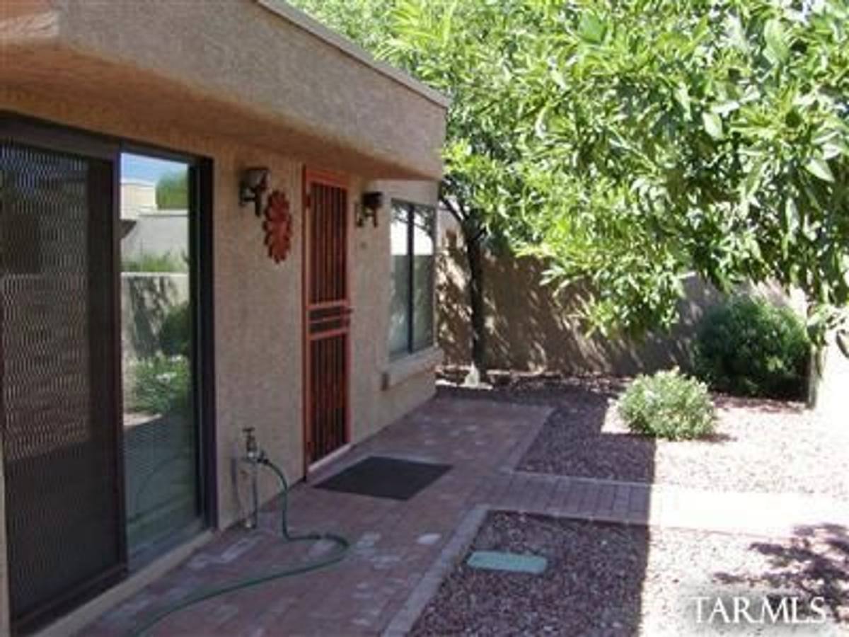 Townhouse for rent at 4478 E Kleindale Rd, Tucson, AZ 85712
