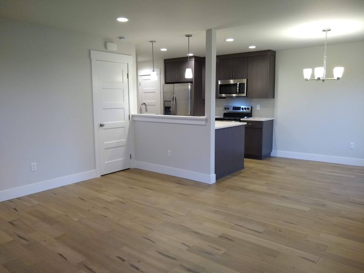 Apartment for rent at 1027 Wilson St, Hood River, OR 97031