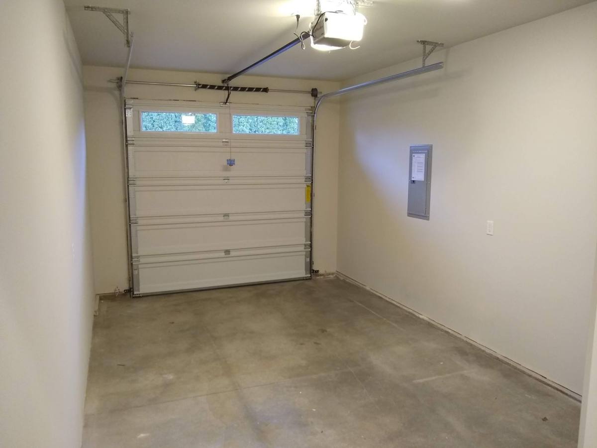 Apartment for rent at 1027 Wilson St, Hood River, OR 97031