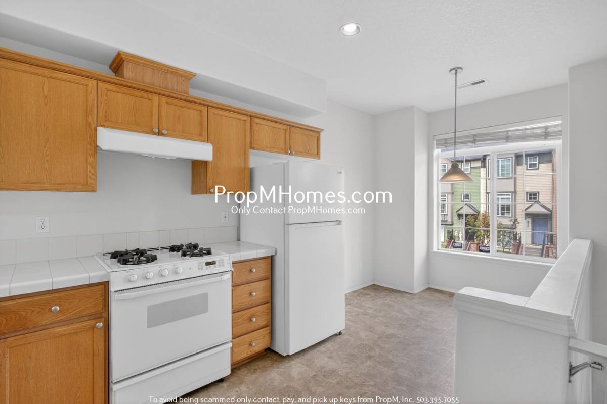 Townhouse for rent at 17042 SW Berkeley Lane, Beaverton, OR 97003
