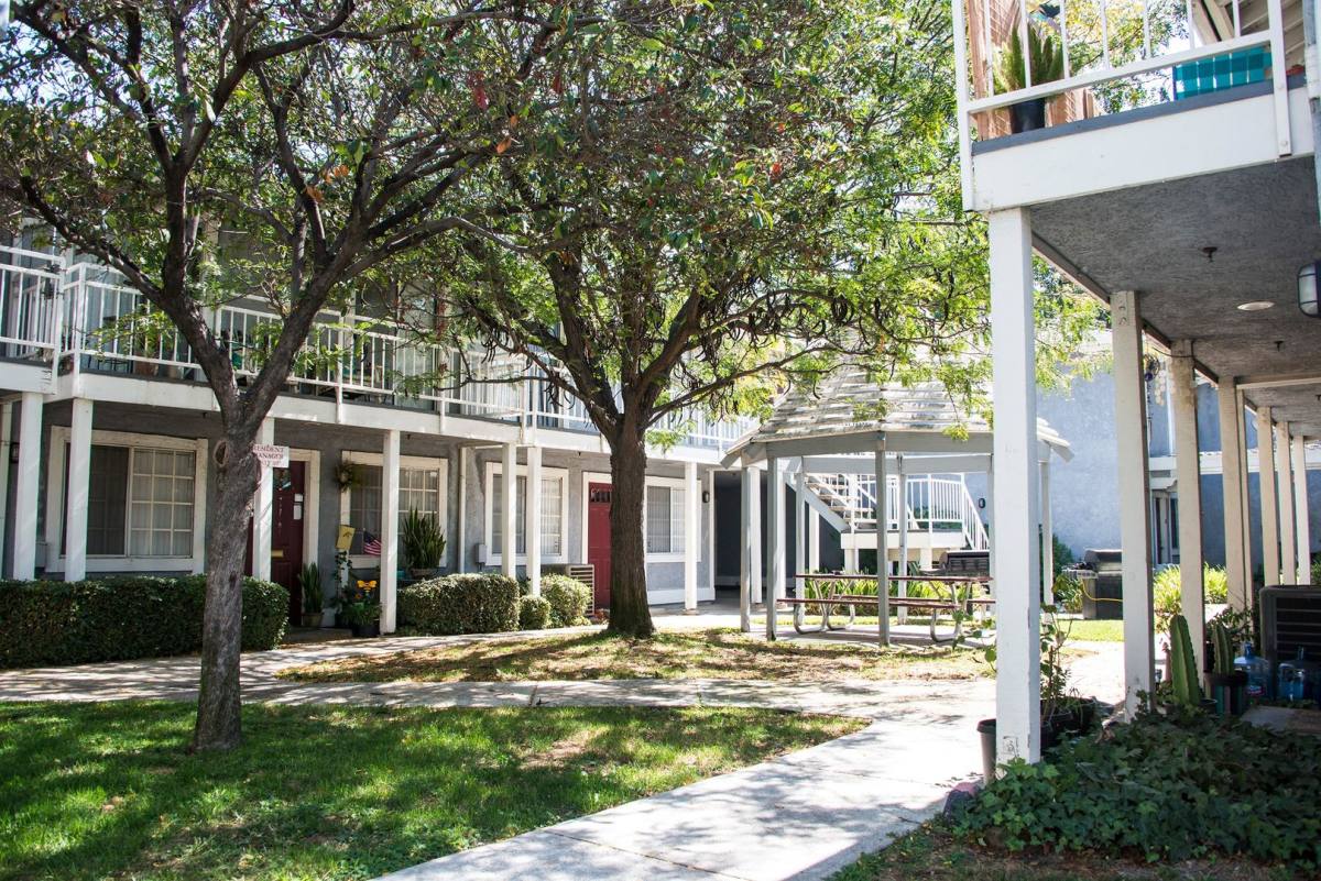 Apartment for rent at 569 E 11th St, Upland, CA 91786