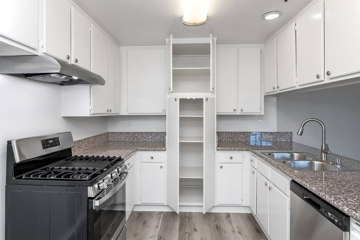 Apartment for rent at 569 E 11th St, Upland, CA 91786