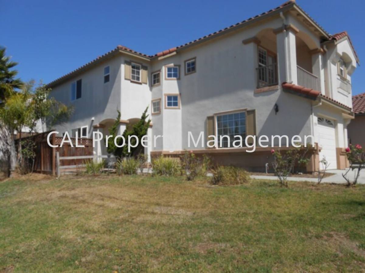 House for rent at 1159 Cobblestone St, Salinas, CA 93905