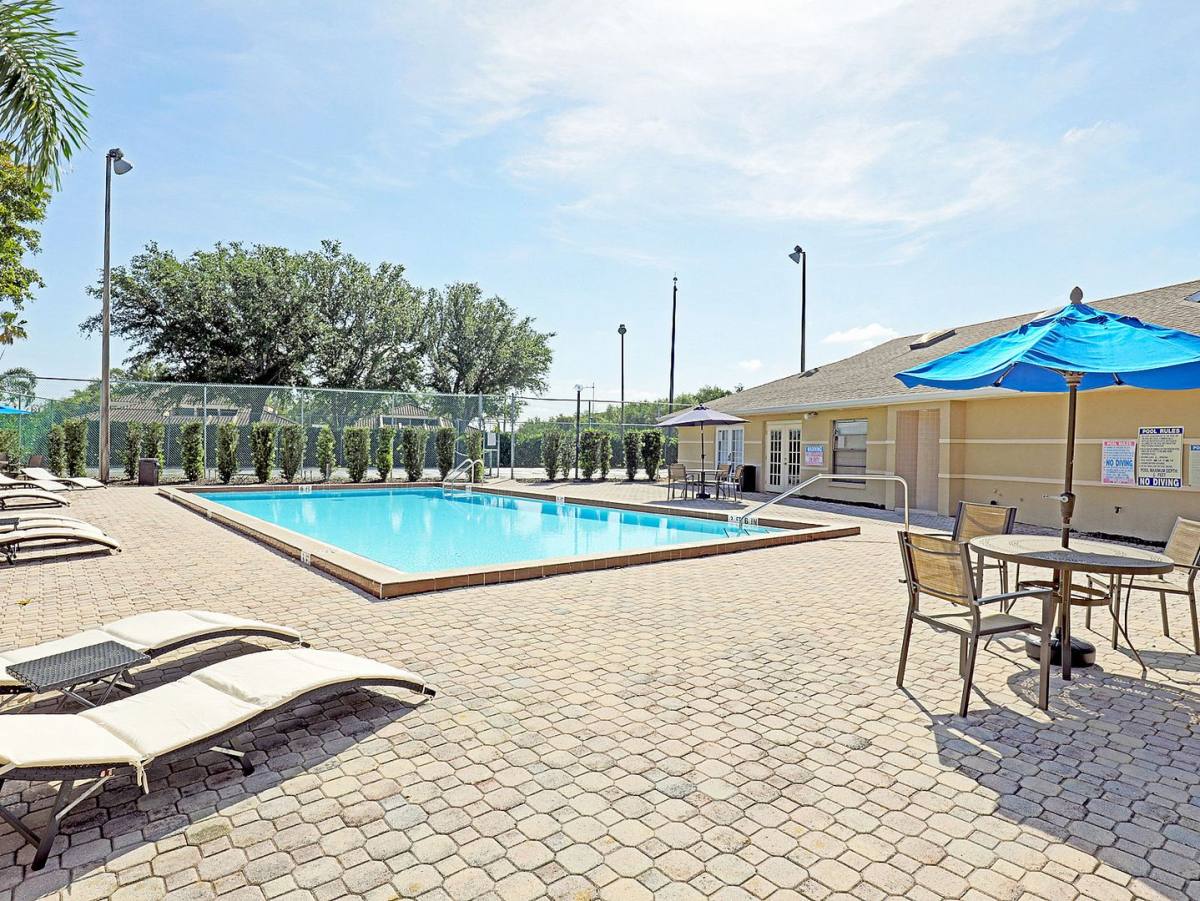 Apartment for rent at 5303 Summerlin Rd, Fort Myers, FL 33919