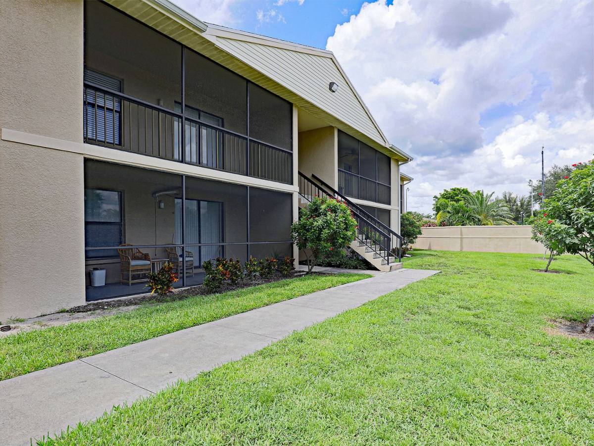 Apartment for rent at 5303 Summerlin Rd, Fort Myers, FL 33919