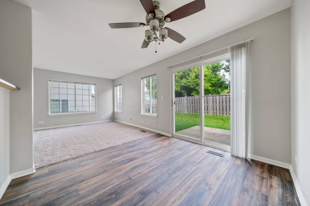 Townhouse for rent at 3173 Impressions Dr, Lake In the Hills, IL 60156