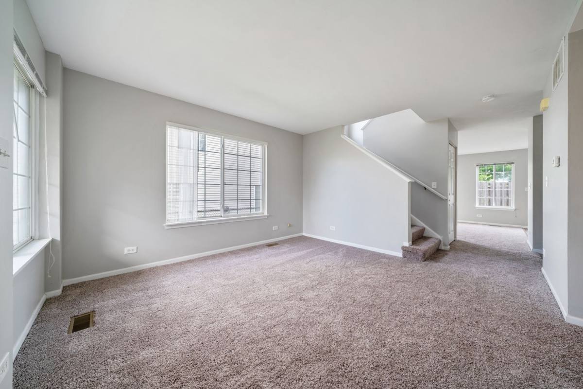 Townhouse for rent at 3173 Impressions Dr, Lake In the Hills, IL 60156