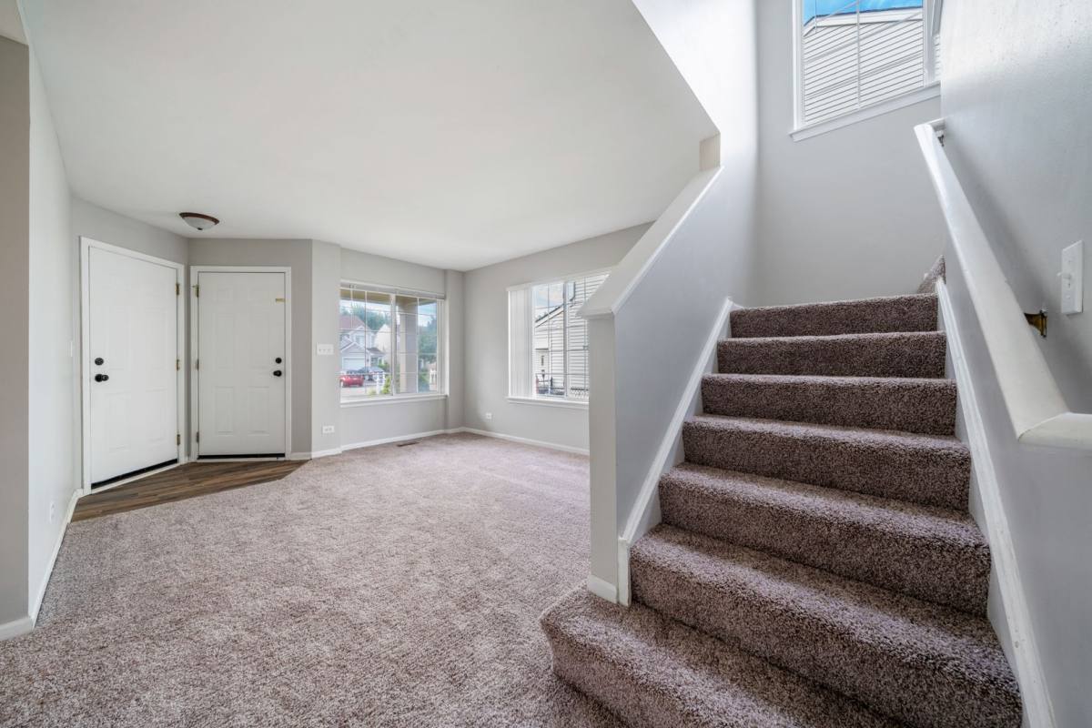 Townhouse for rent at 3173 Impressions Dr, Lake In the Hills, IL 60156
