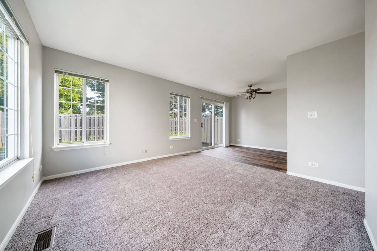 Townhouse for rent at 3173 Impressions Dr, Lake In the Hills, IL 60156