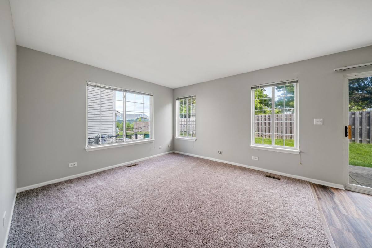 Townhouse for rent at 3173 Impressions Dr, Lake In the Hills, IL 60156