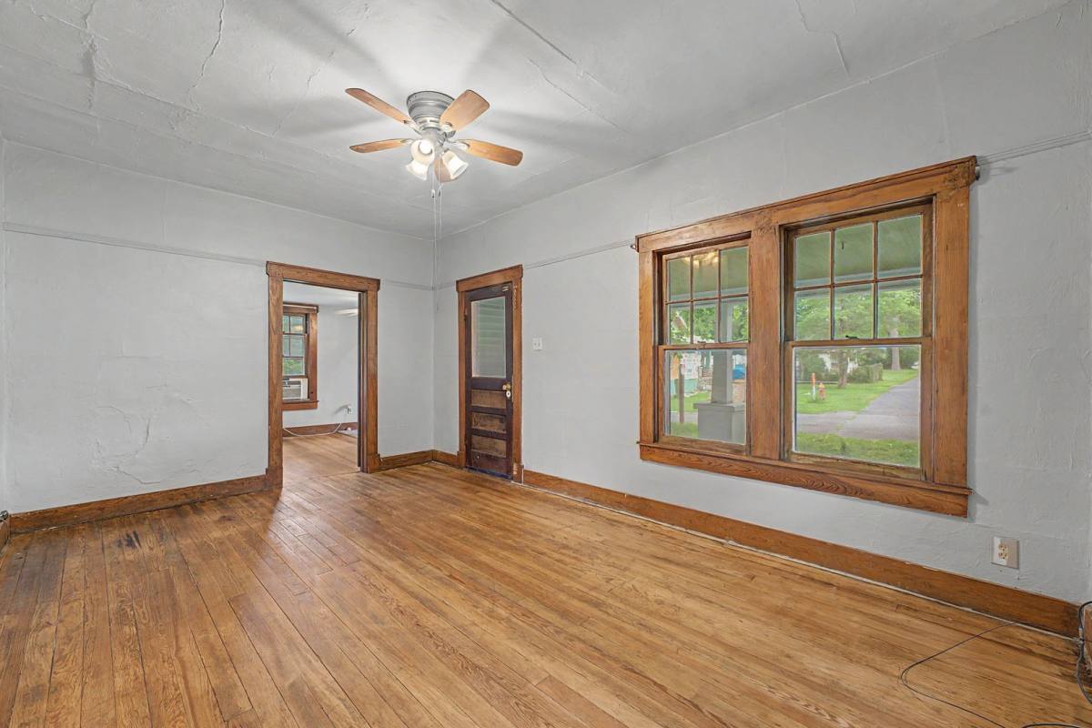 House for rent at 810 King Ave, Pineville, MO 64856
